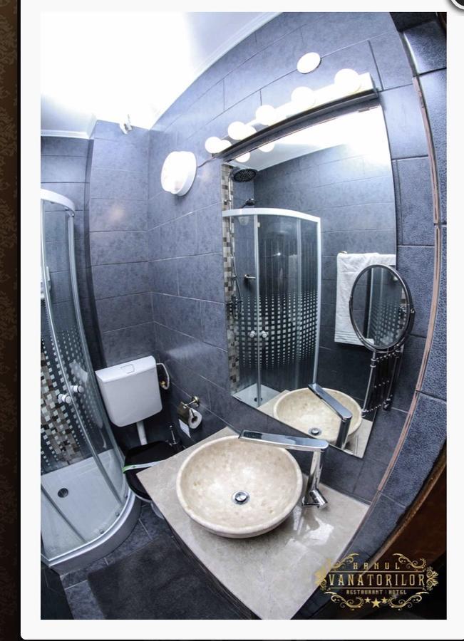 Hanul Vanatorilor Buzău Exteriör bild