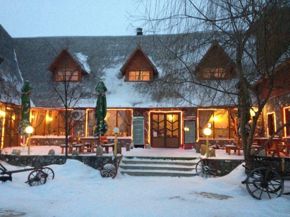 Hanul Vanatorilor Buzău Exteriör bild